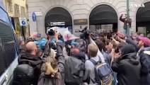 G7, Torino: manifestanti piu' volte respinti da carabinieri e polizia