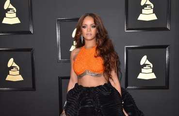 La nueva base de maquillaje de Rihanna es 'Barbados en un frasco'