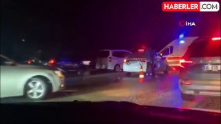 Ankara'da yağmur nedeniyle kayganlaşan yolda 5 araçlı zincirleme kaza: 8 yaralı