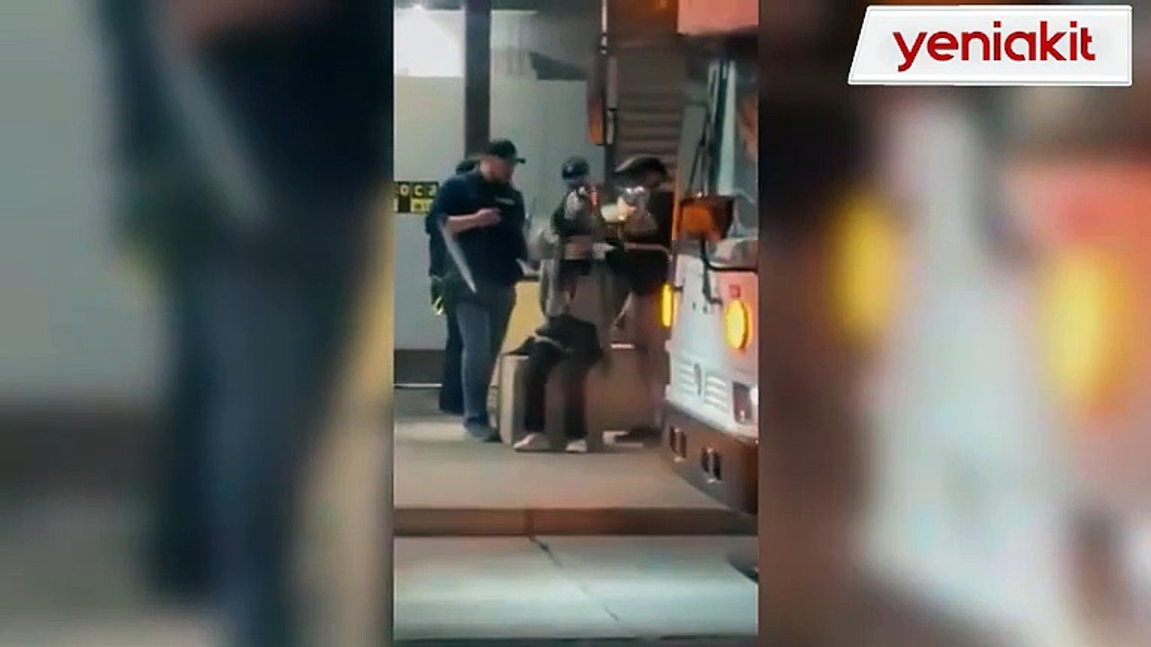 ABD polisinden alçaklık! Zorla başlarını açtılar