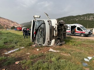 Gaziantep'te midibüs devrildi: Ölü ve yaralılar var