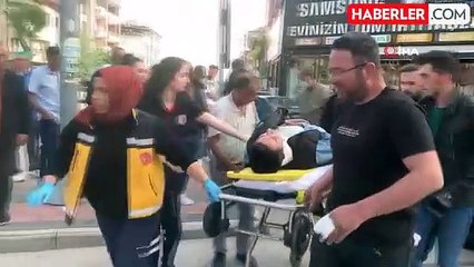 Motosiklet sürücüsünün yaralandığı kaza kamerada