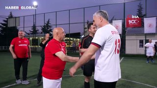 Bakan Işıkhan, sendika başkanlarıyla futbol maçı yaparken görüntülendi