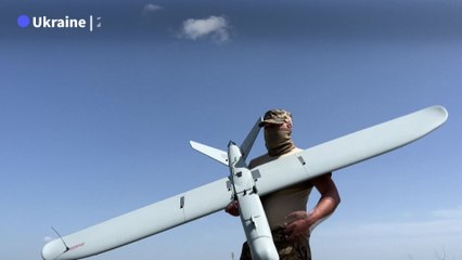 Des drones ukrainiens parcourent le ciel derrière les lignes russes