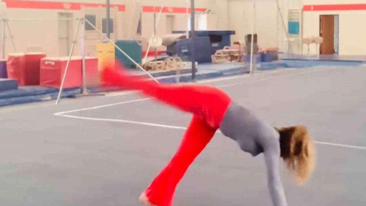 La rutina de Nadia Comaneci a los 62 años