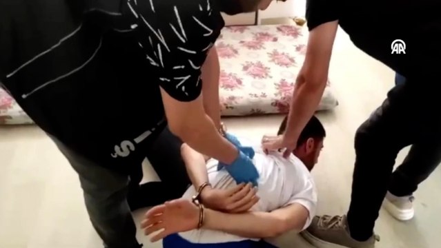 Firari hükümlü, banyodaki gizli bölmede yakalandı