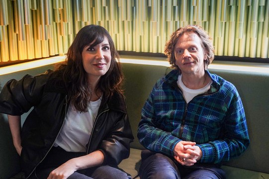 Alex Lutz et Nora Hamzawi : Le Tableau volé qu'ils aimeraient voir dans leurs salons