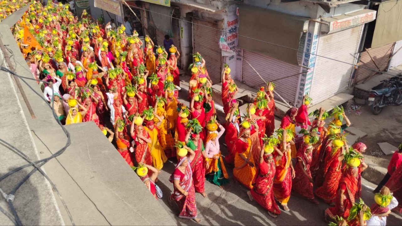 2100 कुंडीय रुद्र महायज्ञ: मंगल कलश यात्रा निकली, 10 हजार से अधिक लोग हुए शामिल, देखें वीडियो