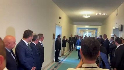 Özgür özel numan kurtulmuş
