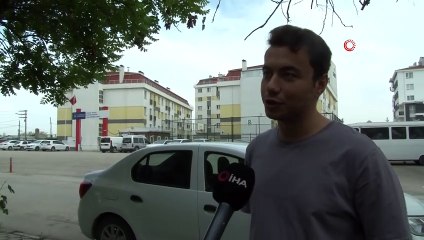 Asansör bozuldu, üzerindeki yazı dikkat çekti! O anlar kameralara yakalandı
