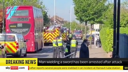 Un homme de 36 ans arrêté à Hainault dans l’est de Londres après avoir attaqué des passants avec une épée, faisant au moins cinq blessés - VIDEO