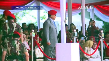 Momen Prabowo Hormat Lihat Parade Prajurit di HUT ke-72 Kopassus