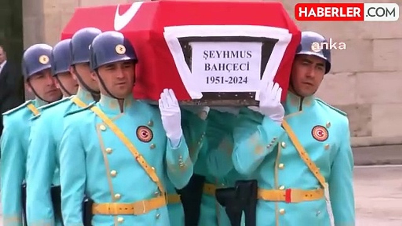 CHP Genel Başkanı Özgür Özel, Şeyhmus Bahçeci'nin cenaze törenine katıldı