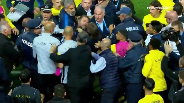 Grecia, Matias Almeyda coinvolto in una rissa: tenta di strangolare un addetto alla sicurezza