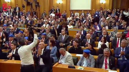 Özgür Özel'den iktidara 1 Mayıs tepkisi... 'Taksim'i kapatmak anayasa tanımamaktır'