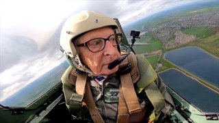 86-Year-Old Thrill Seeker Takes to the Skies, Does Loopdeloops in WW2-Era Fighter