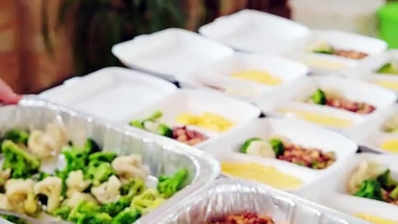 Distributing packed meals short video