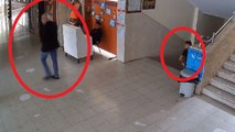 Öğrenciden öğretmene pusu! Okul koridorunda bıçakladı