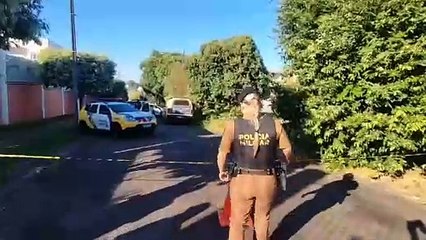Ex-namorado que mantém grávida refém em Umuarama invadiu a casa da vítima pela janela