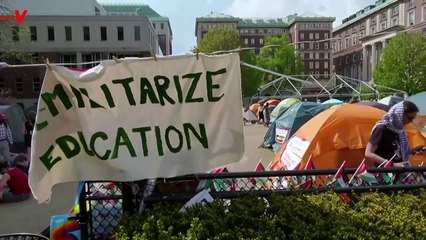 Pro-Palestinian Protesters Take Over Columbia Campus Building ✊