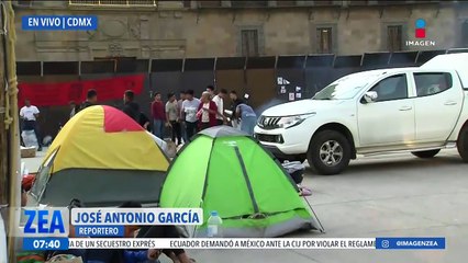 Así luce el plantón de los padres de los 43 de Ayotzinapa en el Zócalo CDMX