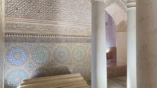 LES PLUS CELEBRES tombeaux saadiens de Marrakech
