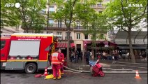 Incendio in un appartamento a Parigi, almeno tre morti