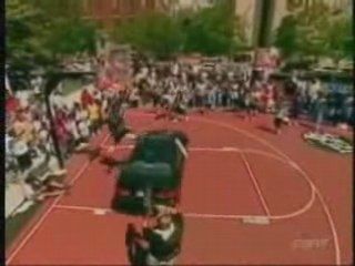 dunk par dessus une voiture