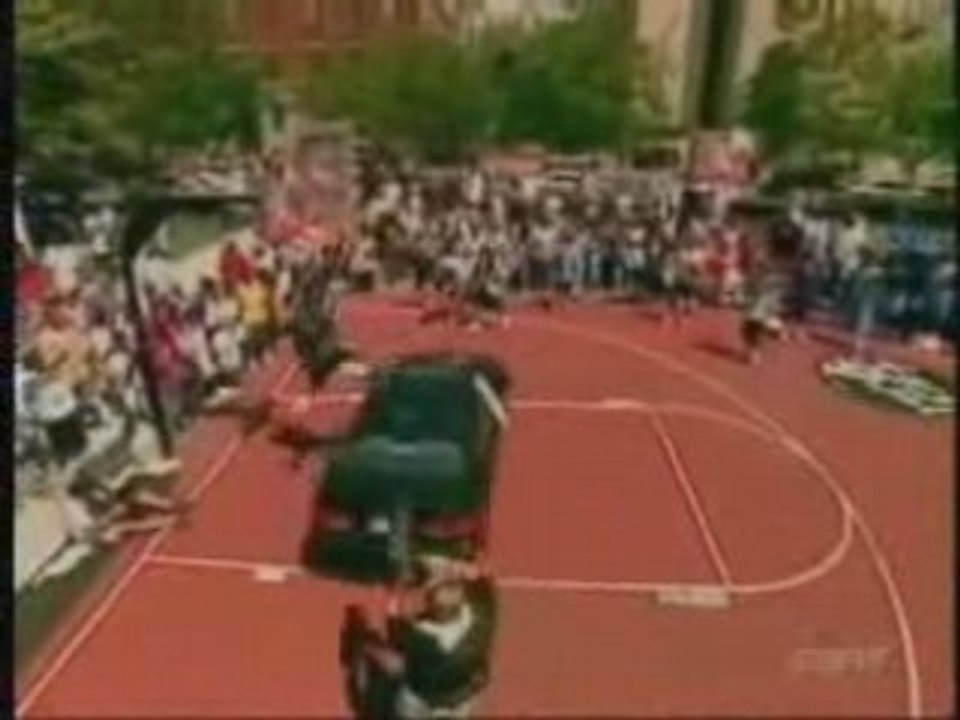 dunk par dessus une voiture