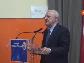 De Luca: “Io la maglietta di Fratelli d'Italia non me la metto neanche se mi sparano in testa”