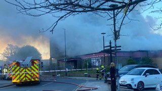 999 services tackle major blaze in Hartlepool at derelict social club