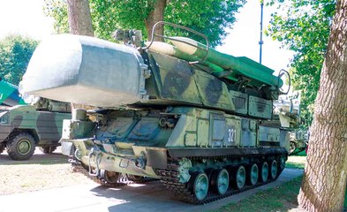 Tải video: ウクライナのドローンがロシアのBuk-M1防空システム2台を攻撃