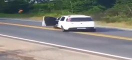 VÍDEO: Condutora perde controle de carro, colide em muro e despenca de barranco na SC 410; motorista deixou o local do acidente