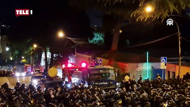 Yasa tasarısı komşuyu karıştırdı! Polisten eylemcilere sert müdahale