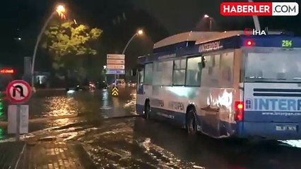 Ankara'da sağanak yağış hayatı olumsuz etkiledi