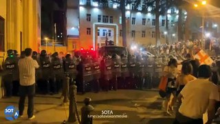 Polícia reprime manifestação contra polêmico projeto de lei na Geórgia