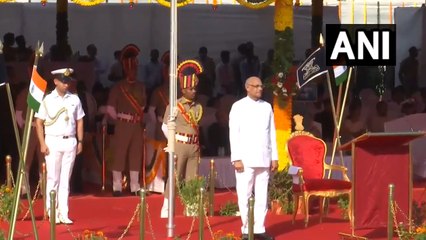 राज्यपाल रमेश बैस ने महाराष्ट्र दिवस पर ध्वजारोहण किया और परेड कार्यक्रम में हिस्सा लिया