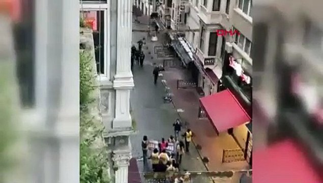 Taksim Meydanı'na çıkmak isteyen gruba polis müdahalesi