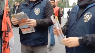 Taksim'de polis arama noktasında Evrensel Gazetesi'ne el koydu