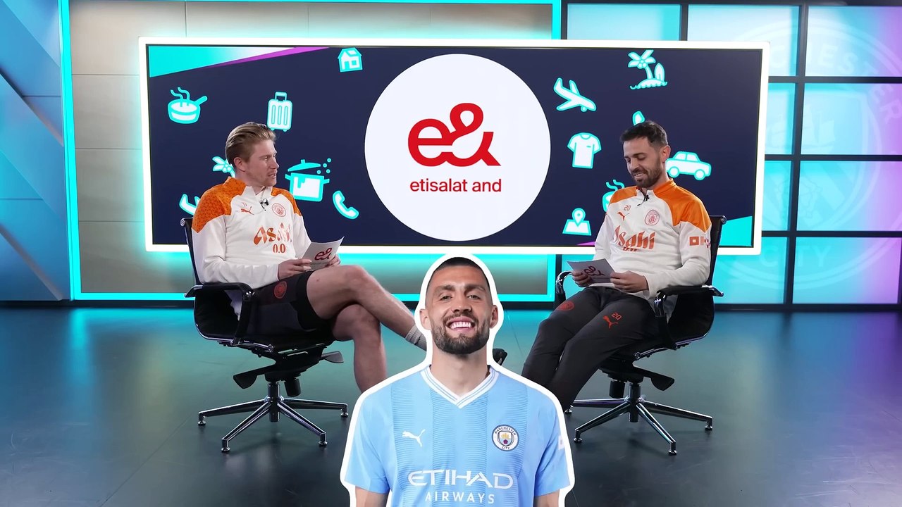 Bernardo Silva's Manc Accent..! De Bruyne & Bernardo Silva play a fun game!