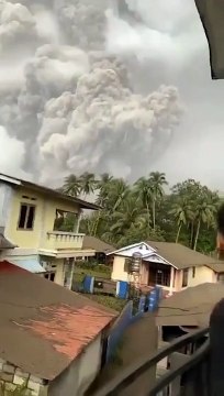 Извержение вулкана Руанг произошло в индонезийской провинции Северный Сулавеси