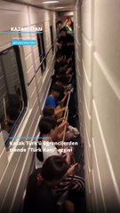 Kazakistan'da bir trendeki görüntüler viral oldu! 'Türk Kanı'nı böyle duyurdular