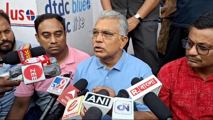 বুদ্ধিজীবীরা তৃণমূলের তাঁবেদারি করেন: দিলীপ ঘোষ | Oneindia Bengali