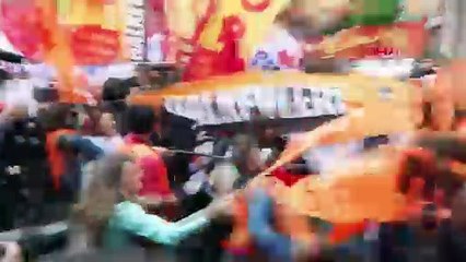 İstanbul'da polisin etten duvar ördüğü noktada ortalık karıştı