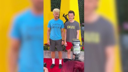 Ryan Gosling and Mikey Day dressed as Beavis and Butthead on red carpet