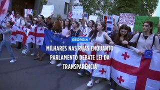 Milhares protestam em Tbilisi enquanto parlamento debate polémica lei da transparência