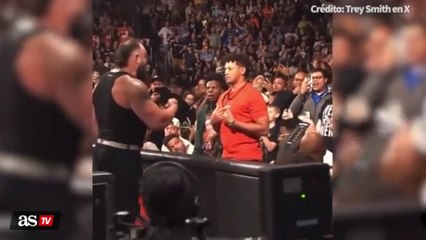 Скачать видео: Chiefs linemen defend Patrick Mahomes in WWE