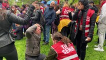 Taksim Meydanı'na çıkmaya çalışan işçilerin bir kısmı biber gazı nedeniyle fenalaştı