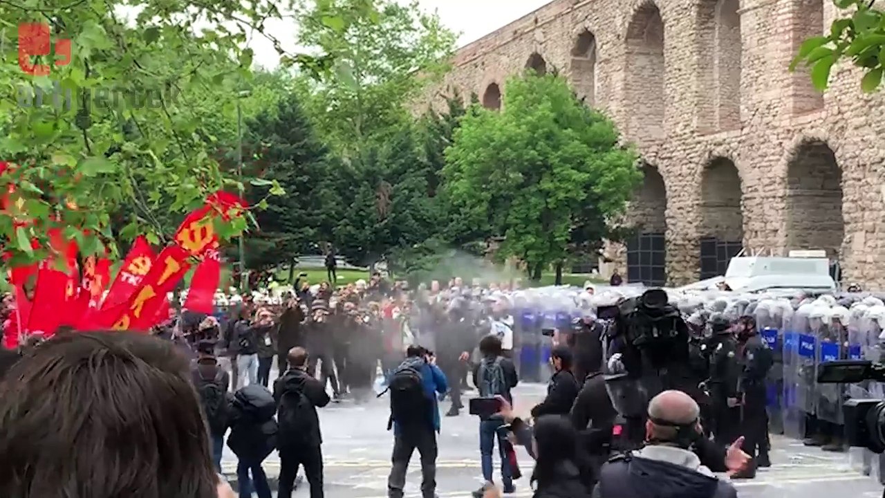 Saraçhane'de polisin işçilere biber gazlı müdahalesi kamerada