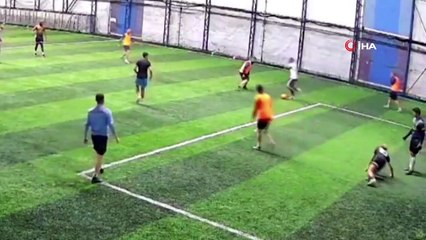 Trabzonspor'un yıldızı Nicolas Pepe, halı sahada maç yaptı